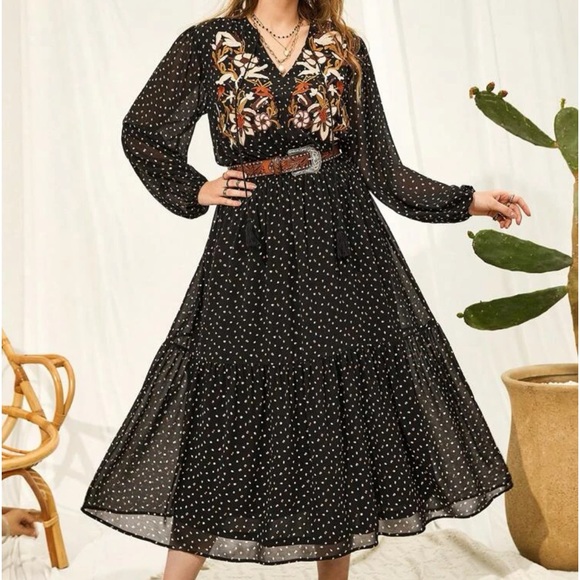 Boho Plus Size Floral Embroidery Dot Print Shirred Ruffle Hem Dress Without Belt - Picture 5 of 7